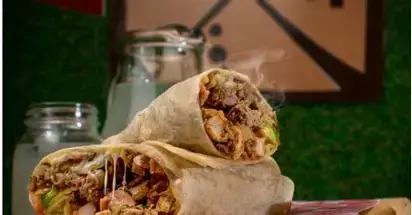 فطيره شاورما موتزاريلا