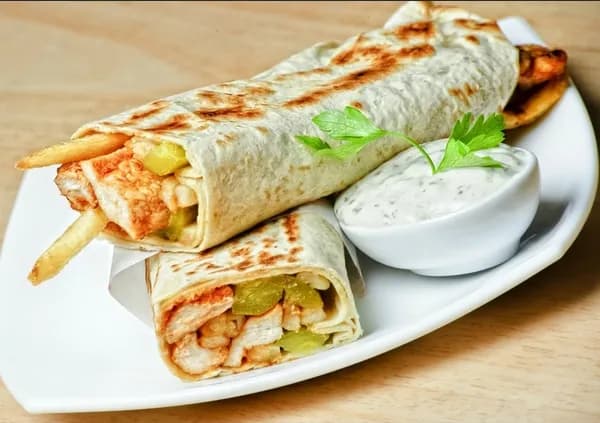 شاورما اكسترا موتزريلا مع بطاطس